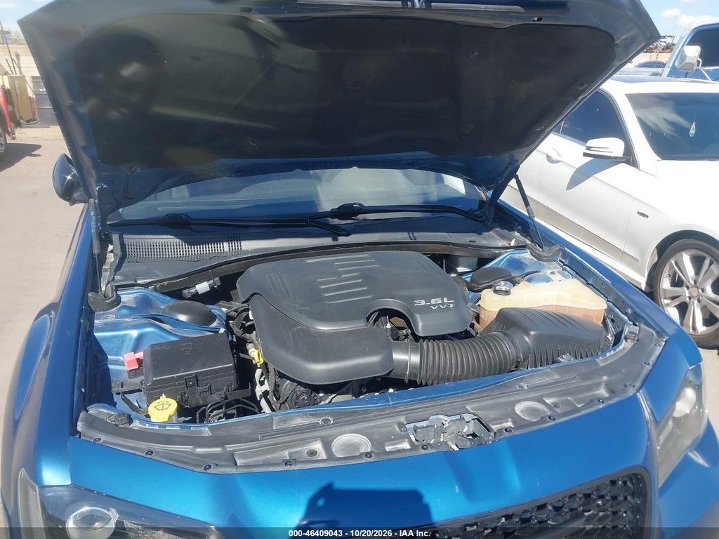 2021 Chrysler 300 Touring photo 10