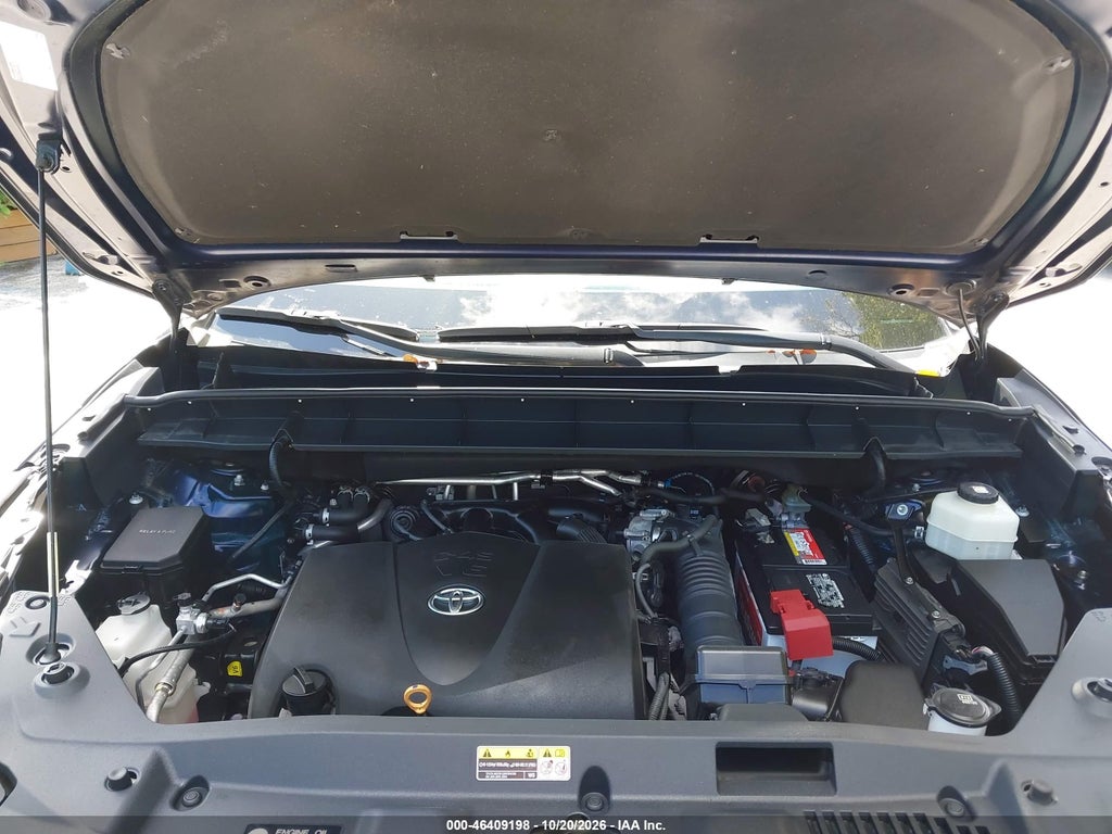 2021 Toyota Highlander L photo 10