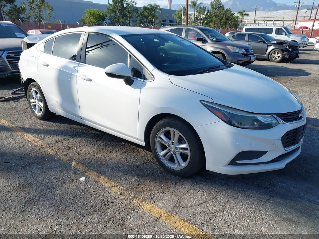 2017 Chevrolet Cruze LT Auto photo 1