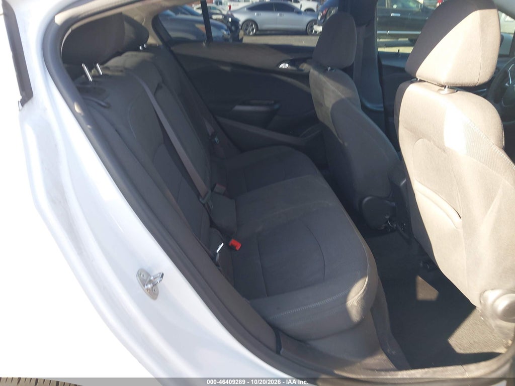 2017 Chevrolet Cruze LT Auto photo 8