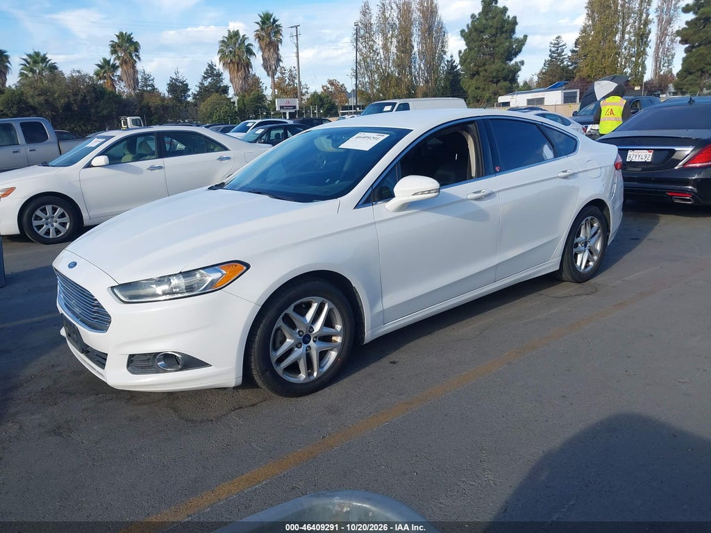 2016 Ford Fusion SE photo 2