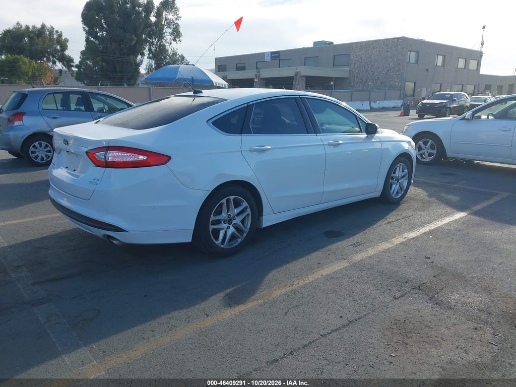 2016 Ford Fusion SE photo 4