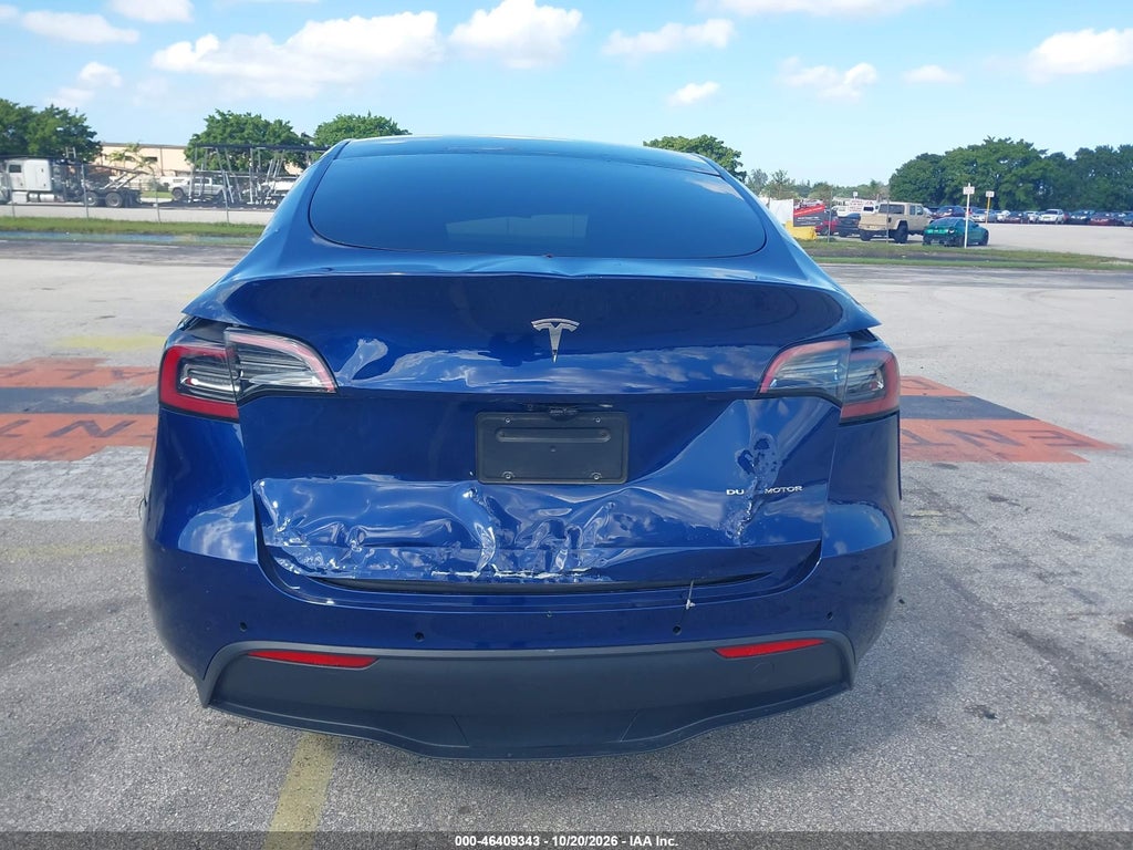 2021 Tesla Model Y Long Range Dual Motor ALL-Wheel Drive photo 6