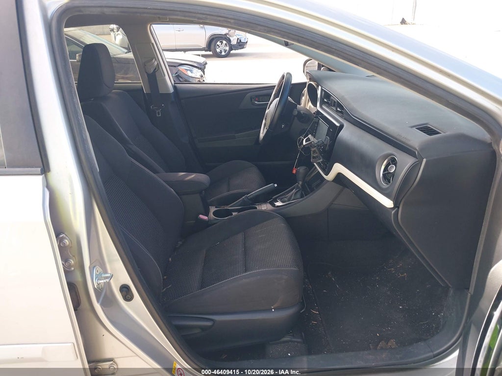2016 Scion IM photo 5
