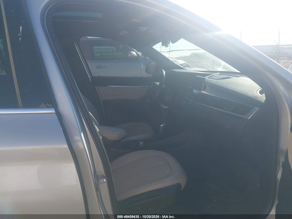 2017 BMW X1 XDRIVE28I photo 5