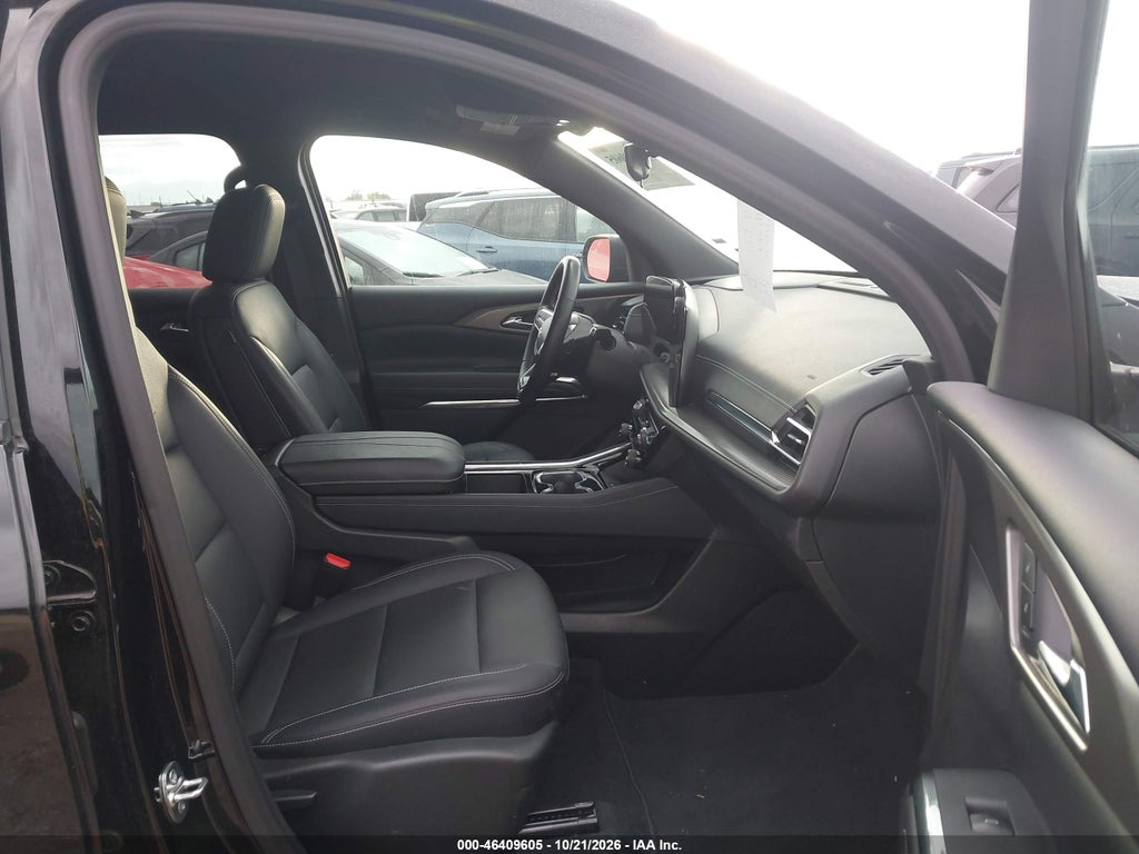2026 Chevrolet Traverse FWD LT photo 5