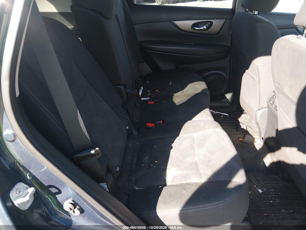2016 Nissan Rogue SV photo 8