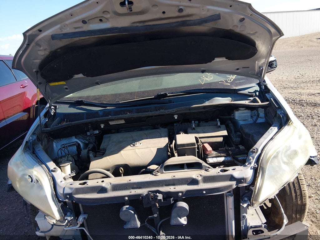 2012 Toyota Sienna Base V6 7 Passenger photo 10