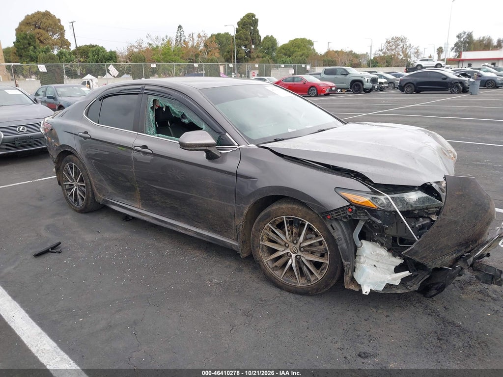 TOYOTA CAMRY 2021