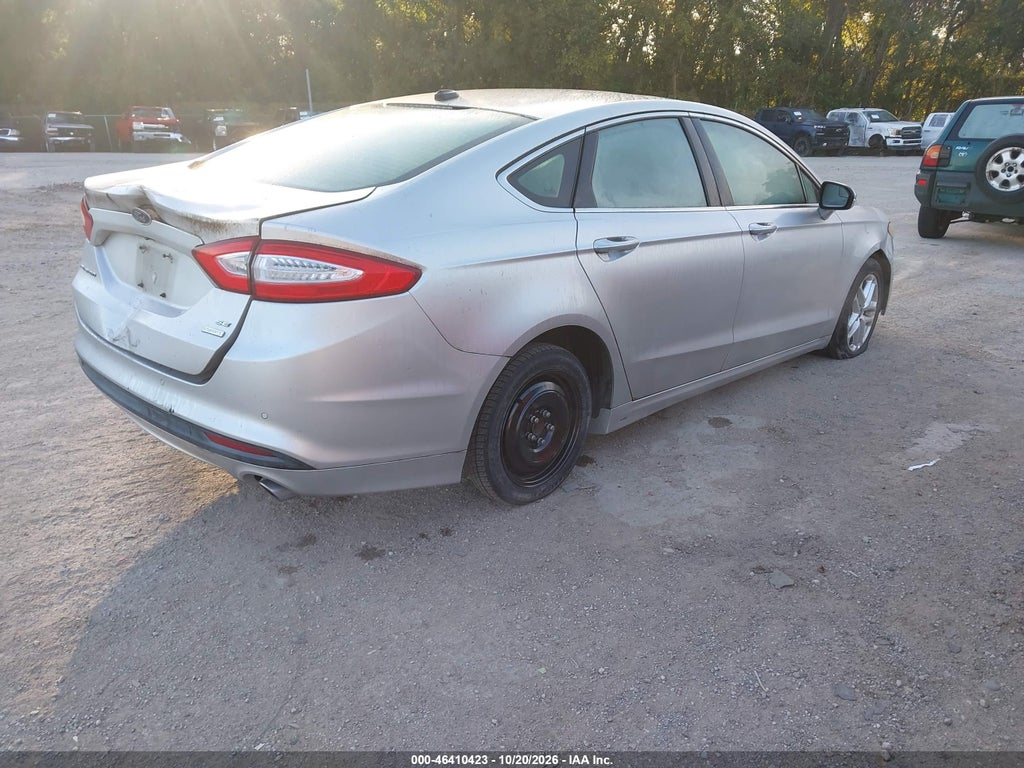 2013 Ford Fusion SE photo 4
