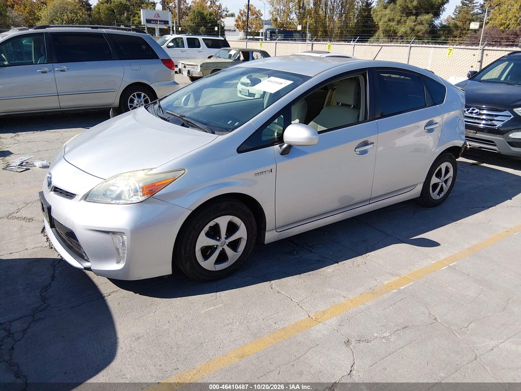 2015 Toyota Prius TWO photo 2