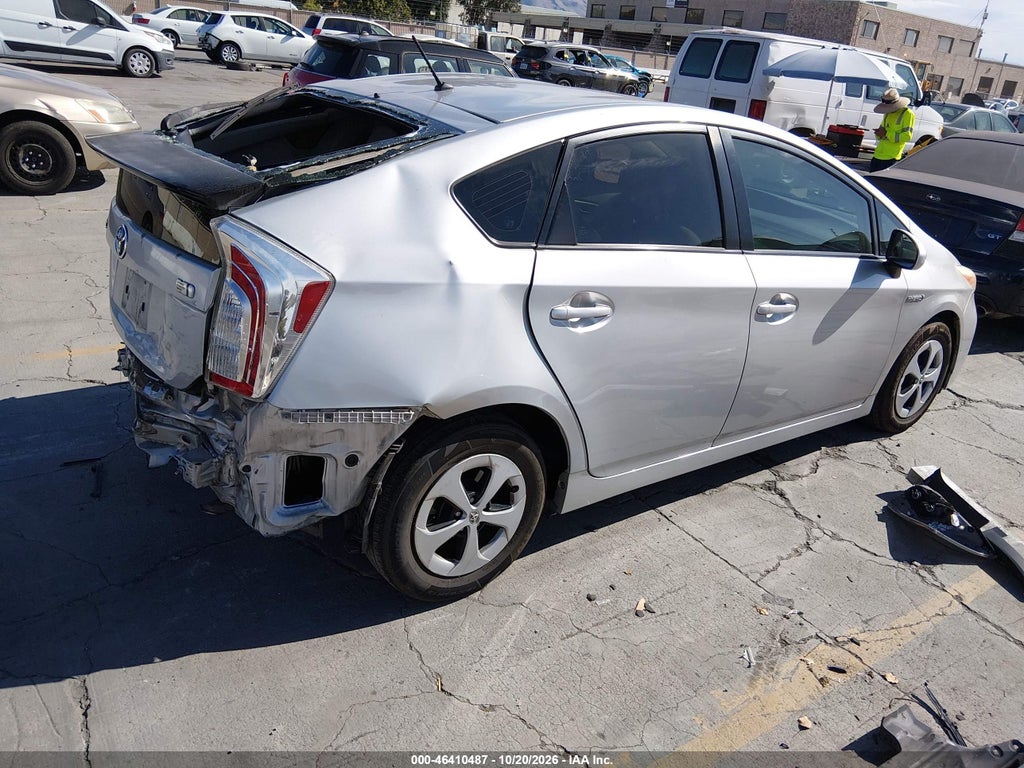 2015 Toyota Prius TWO photo 4
