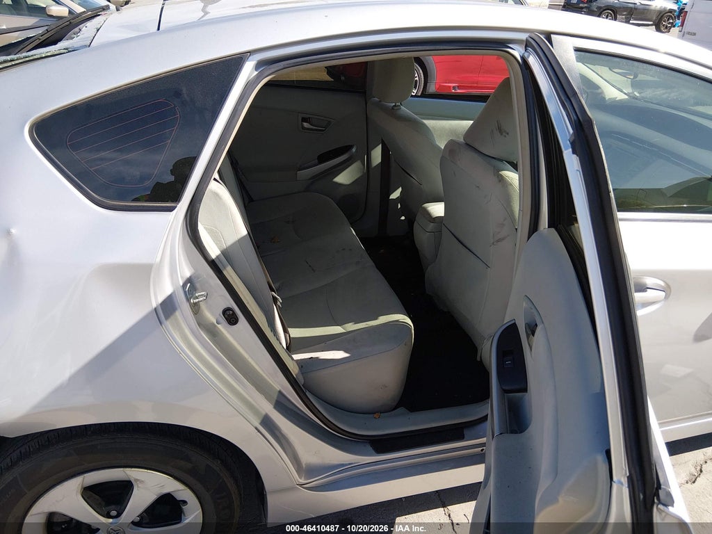 2015 Toyota Prius TWO photo 8