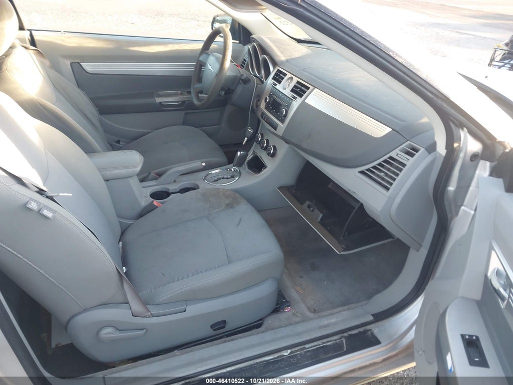 2008 Chrysler Sebring Touring photo 5