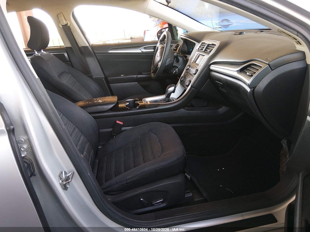 2016 Ford Fusion SE photo 5