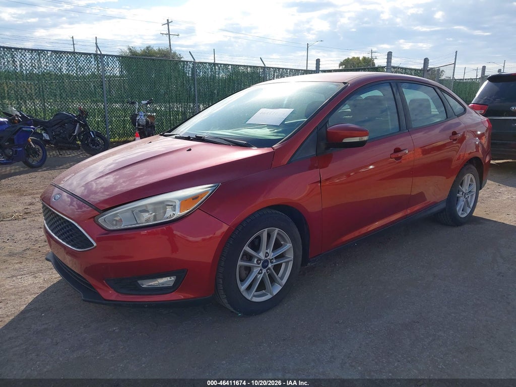 2018 Ford Focus SE photo 2