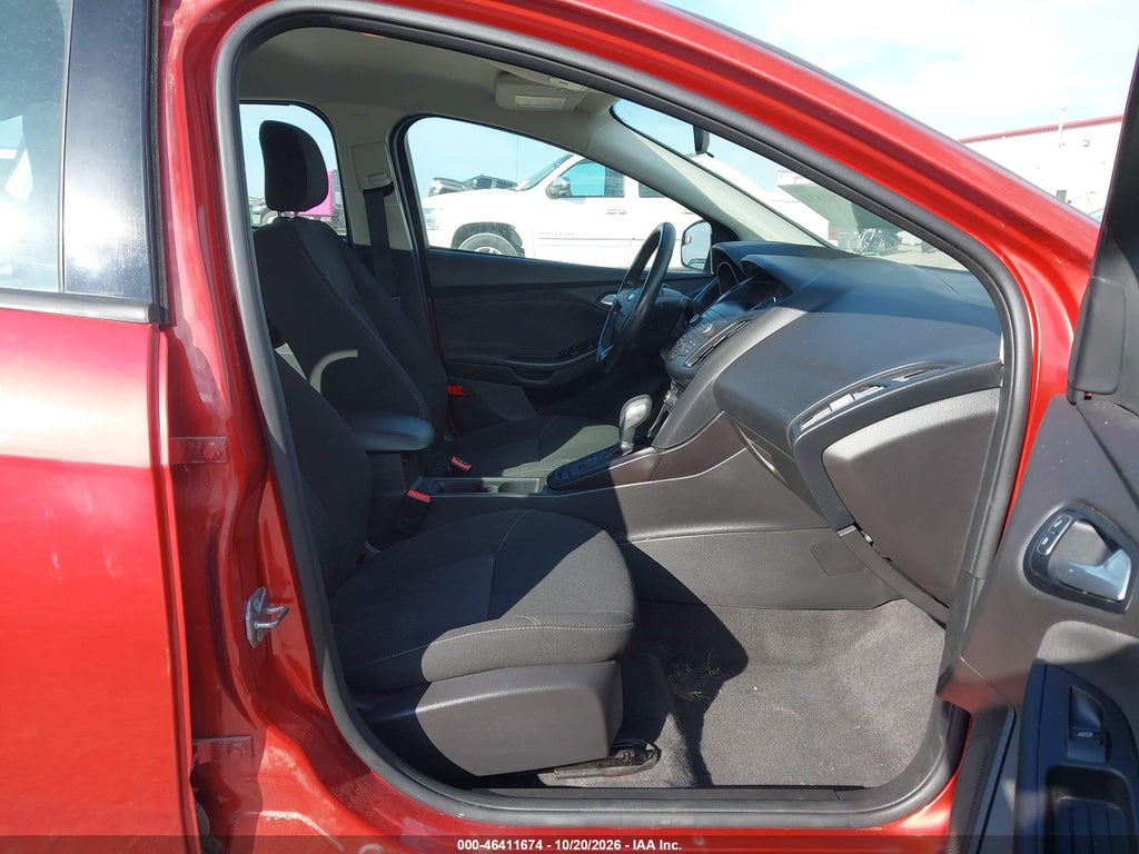 2018 Ford Focus SE photo 5