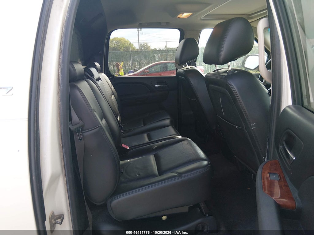 2012 Chevrolet Avalanche 1500 LTZ photo 8