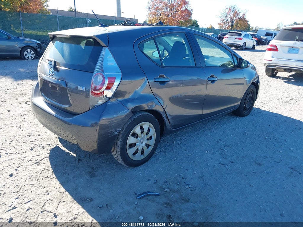 2014 Toyota Prius C Three photo 4