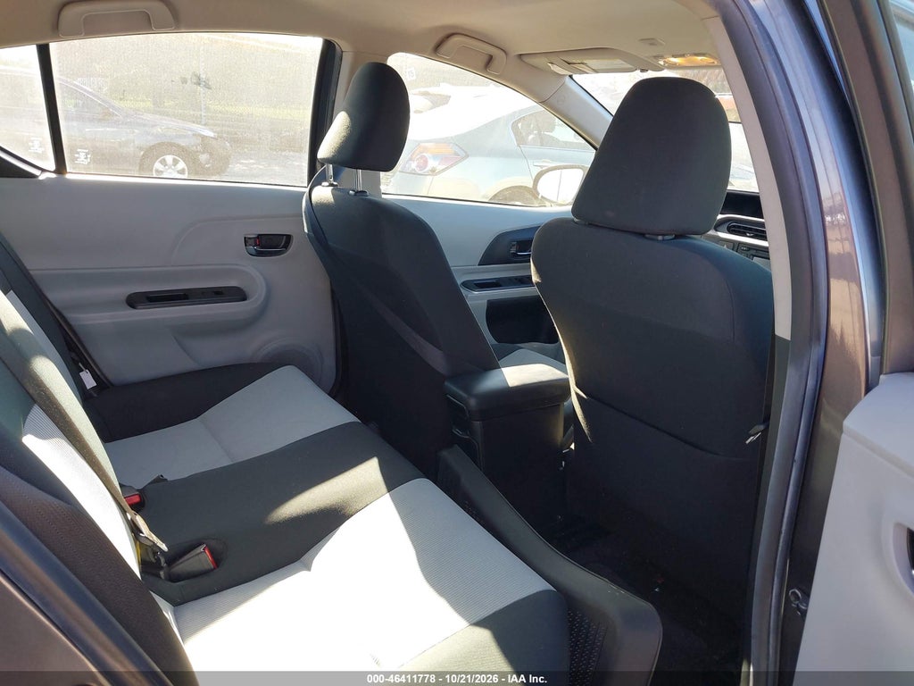 2014 Toyota Prius C Three photo 8