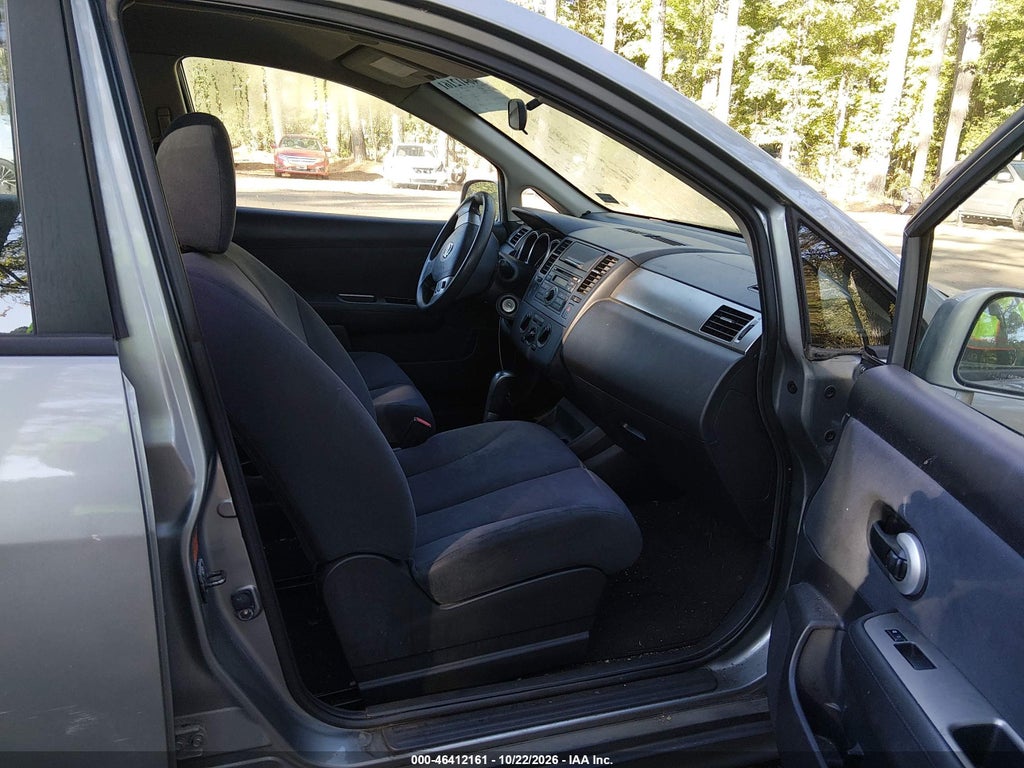 2009 Nissan Versa 1.8S photo 5