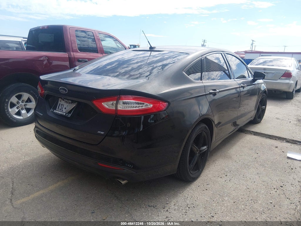 2015 Ford Fusion SE photo 4