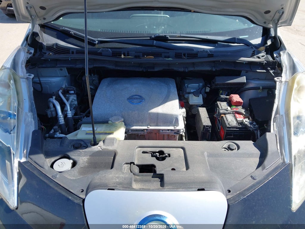 2014 Nissan Leaf SL photo 10