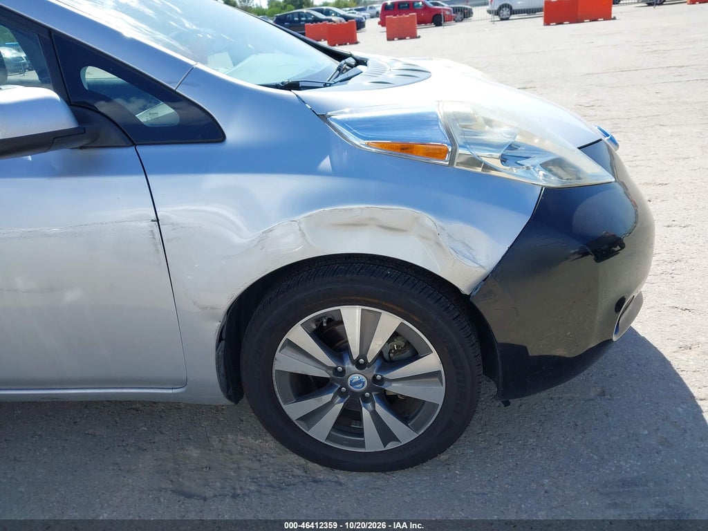 2014 Nissan Leaf SL photo 6