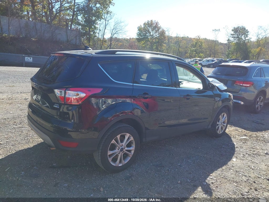 2018 Ford Escape SEL photo 4
