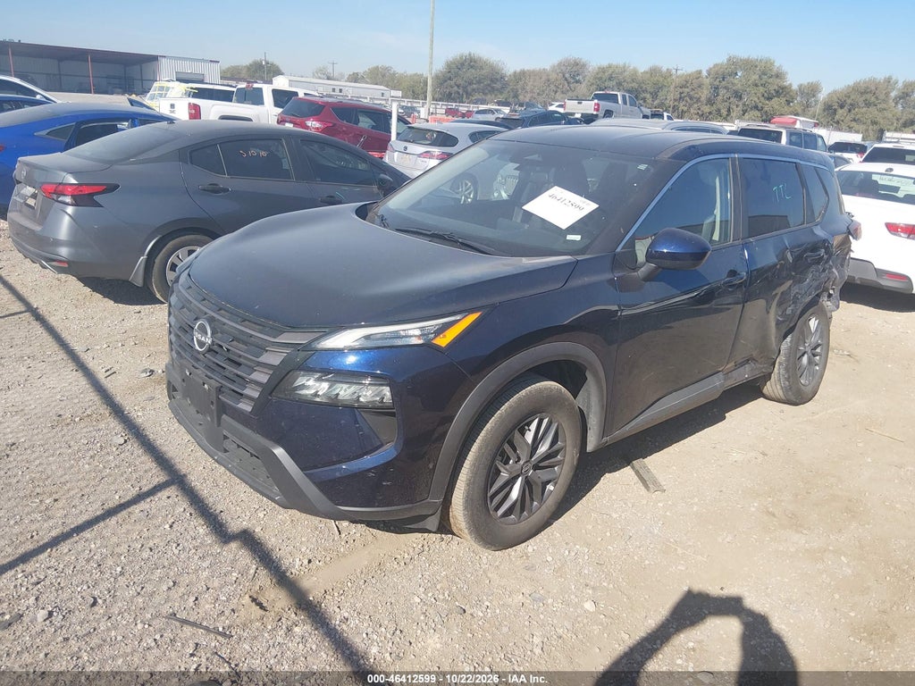 2026 Nissan Rogue SV photo 2