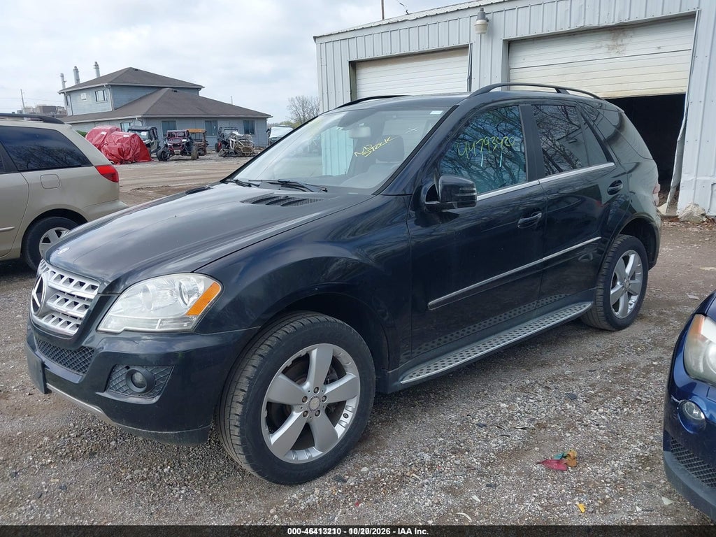 2011 Mercedes-Benz ML 350 4MATIC photo 2