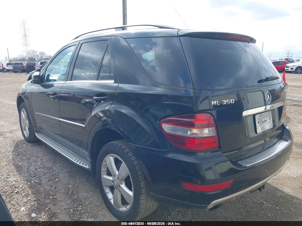 2011 Mercedes-Benz ML 350 4MATIC photo 3
