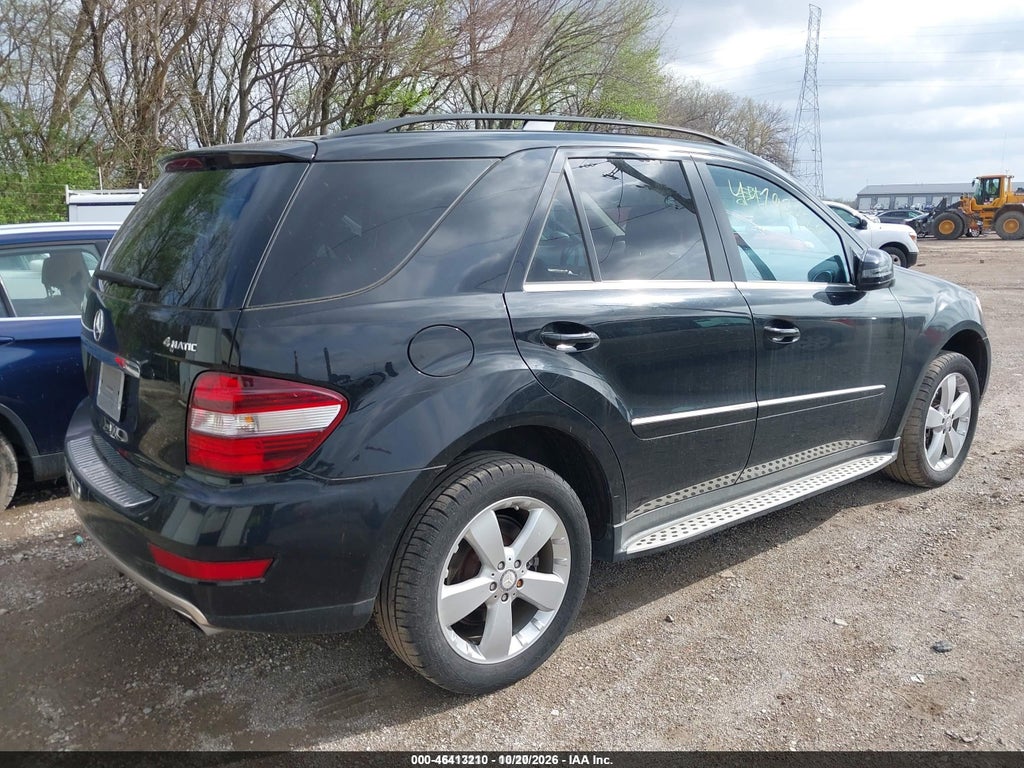 2011 Mercedes-Benz ML 350 4MATIC photo 4
