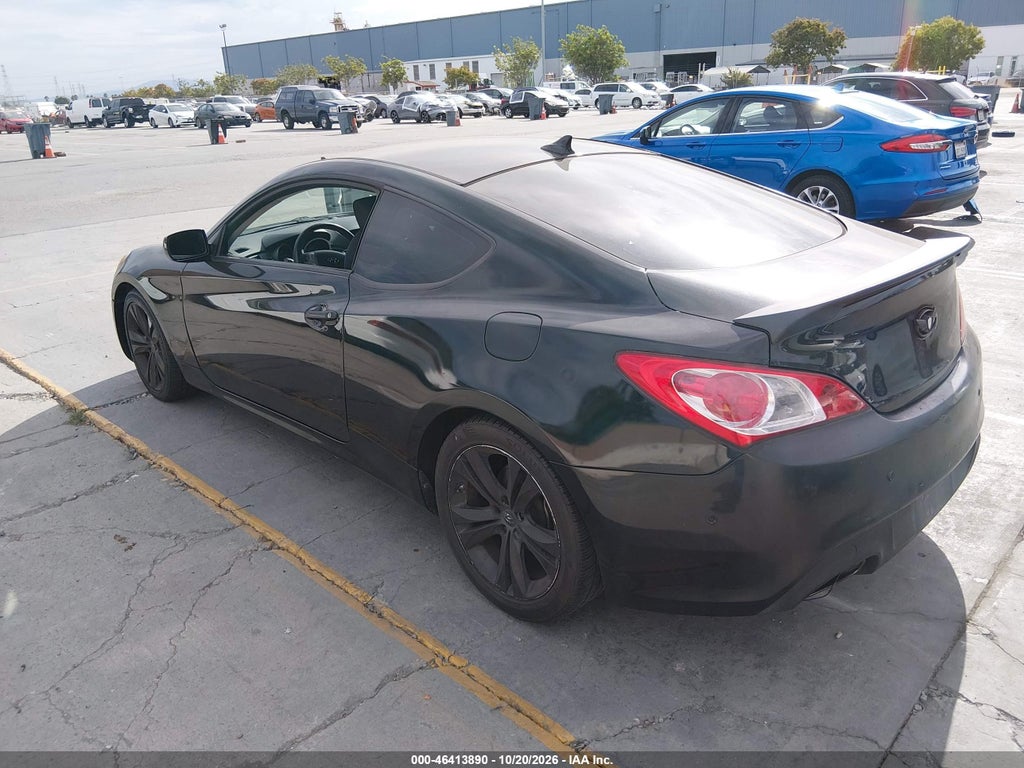 2010 Hyundai Genesis 2.0T photo 3