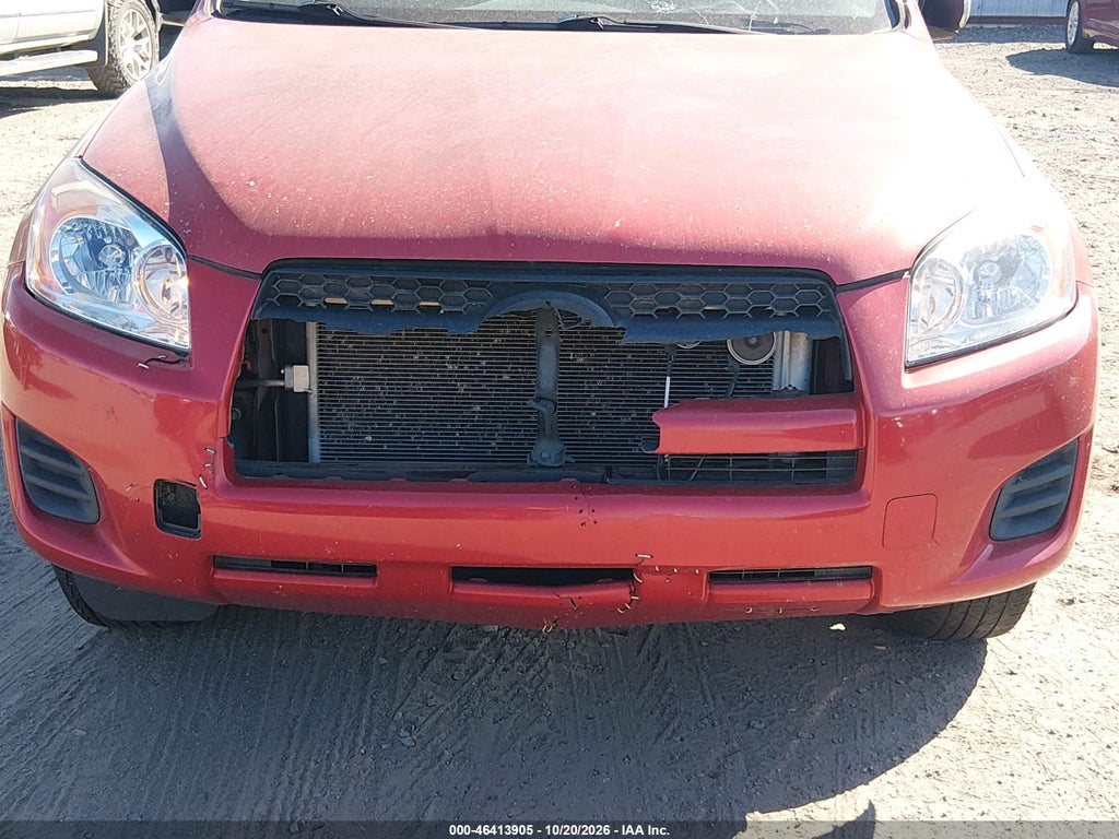 2011 Toyota RAV4 photo 6