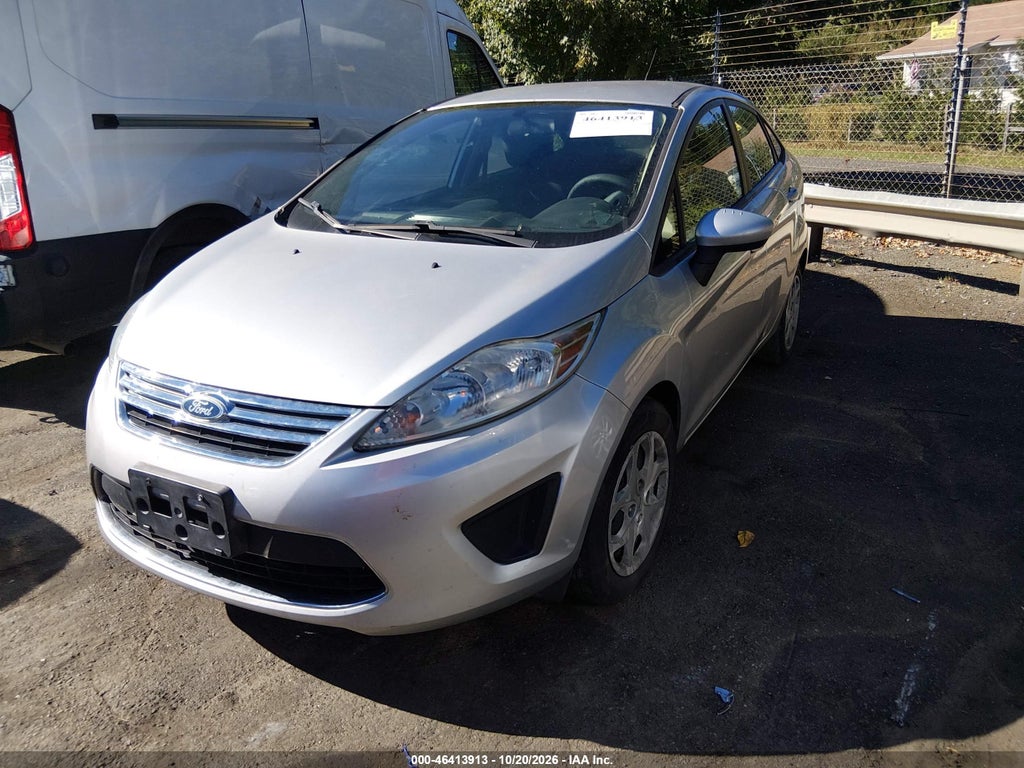 2011 Ford Fiesta SE photo 2