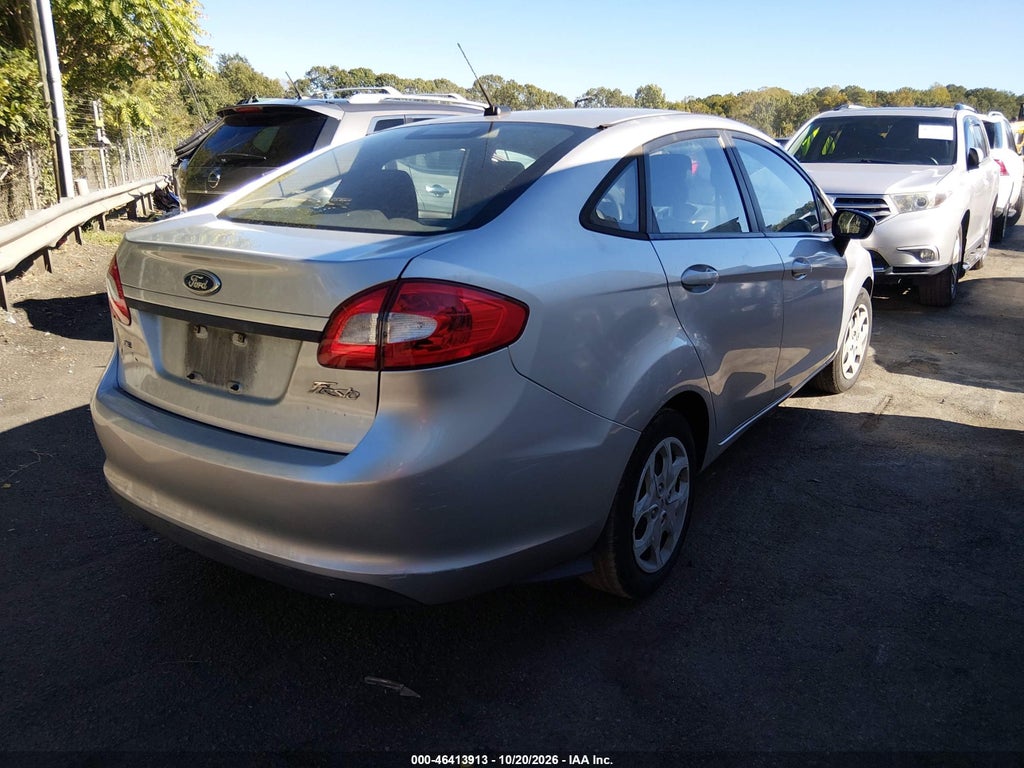 2011 Ford Fiesta SE photo 4