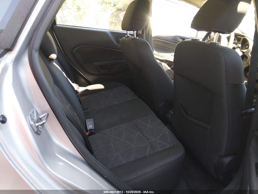 2011 Ford Fiesta SE photo 8