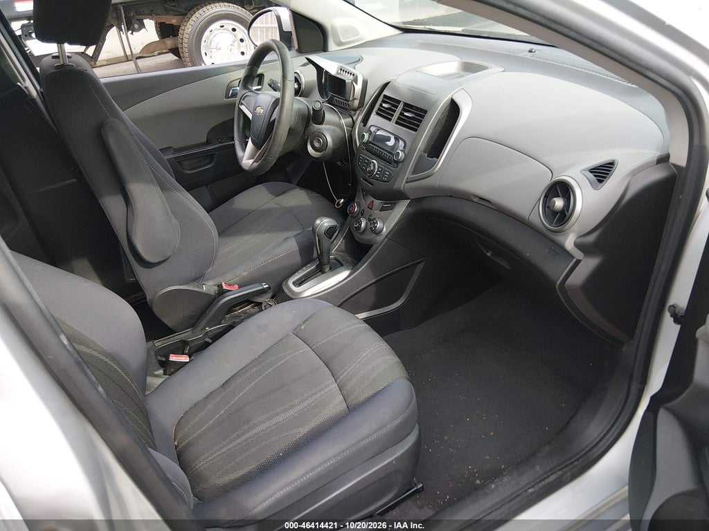 2012 Chevrolet Sonic 2LT photo 5