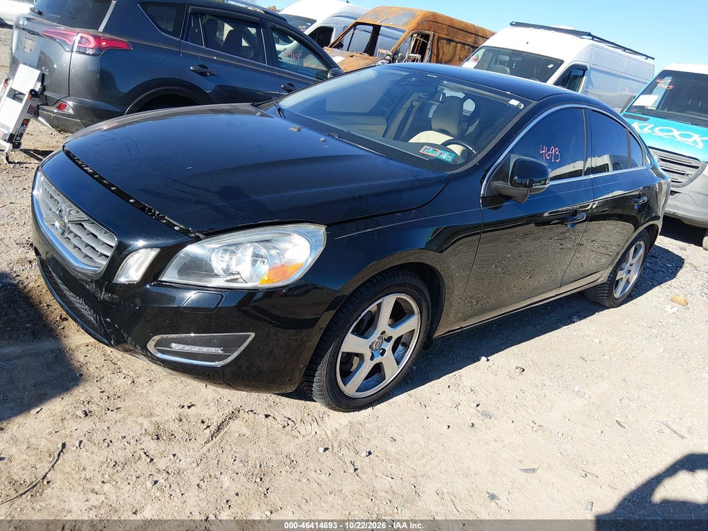2013 Volvo S60 T5/T5 Platinum/T5 Premier/T5 Premier Plus photo 2