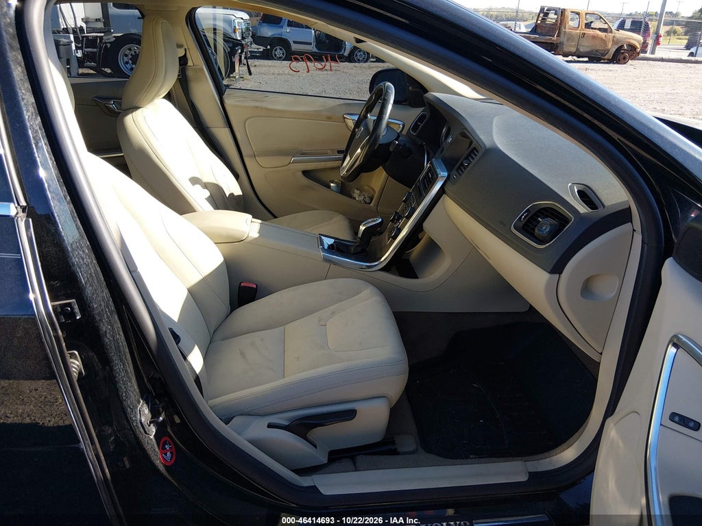 2013 Volvo S60 T5/T5 Platinum/T5 Premier/T5 Premier Plus photo 5