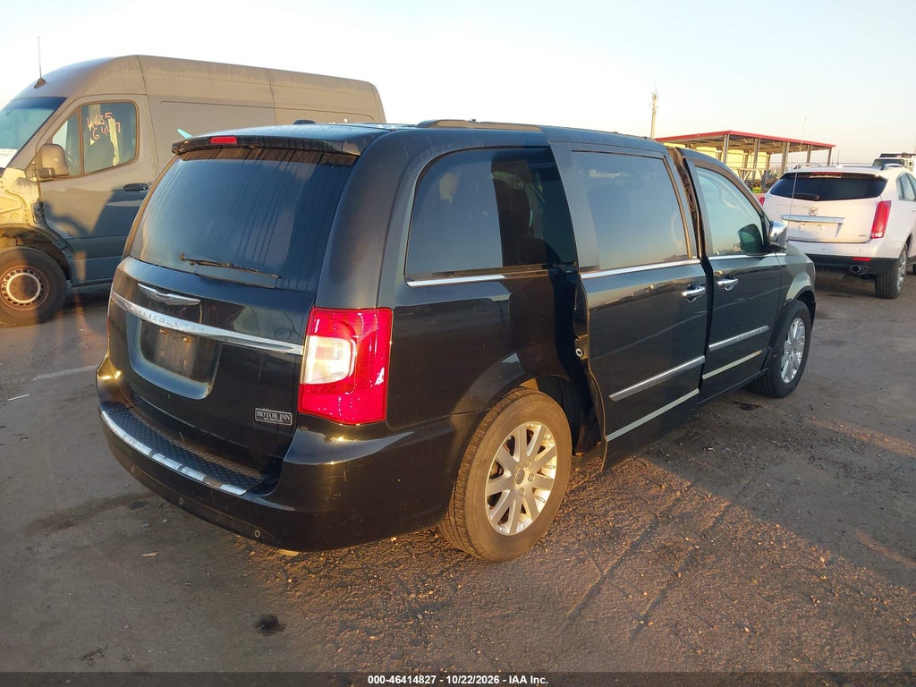 2011 Chrysler Town & Country Touring-L photo 4