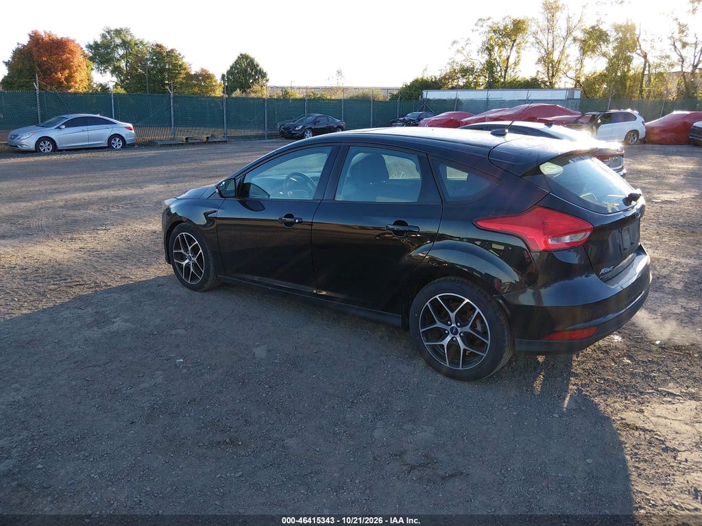 2017 Ford Focus SEL photo 3