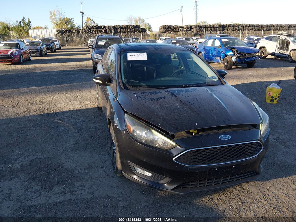 2017 Ford Focus SEL photo 6