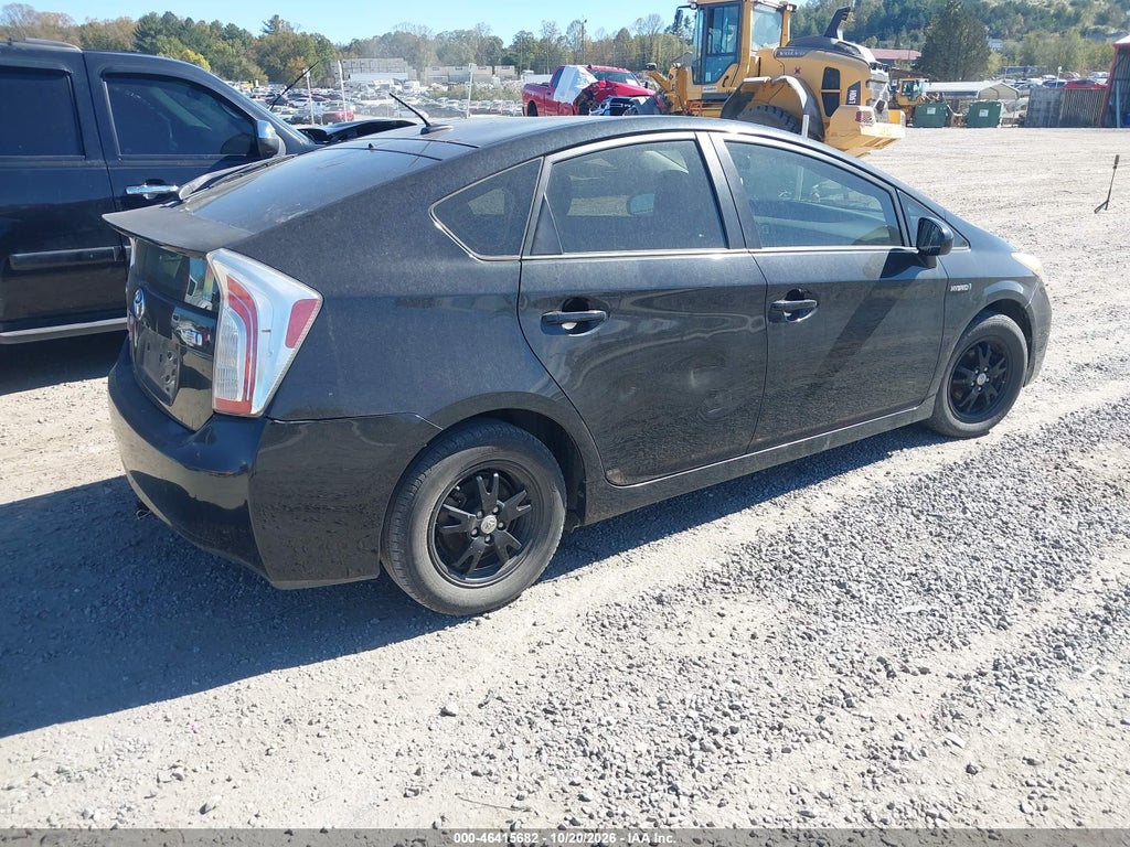 2013 Toyota Prius Three SE photo 4