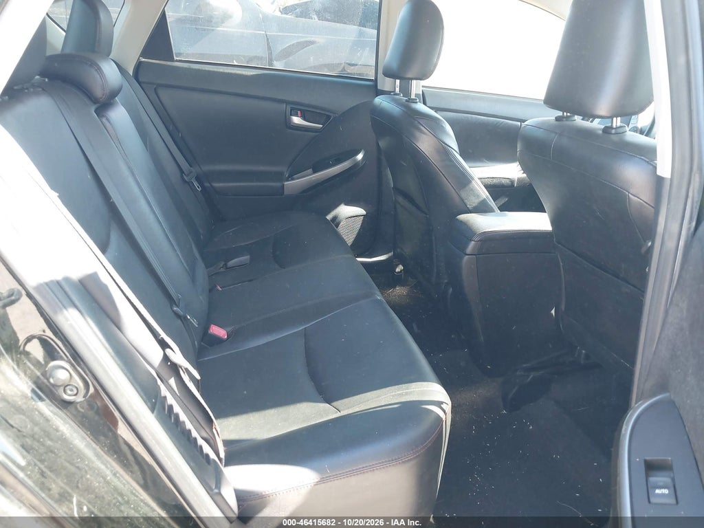 2013 Toyota Prius Three SE photo 8