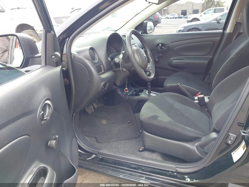 2014 Nissan Versa 1.6 S+ photo 5