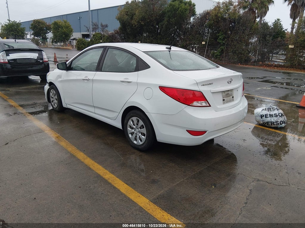 2017 Hyundai Accent SE photo 3
