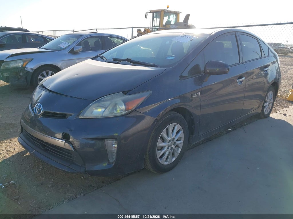 2013 Toyota Prius Plug-IN photo 2