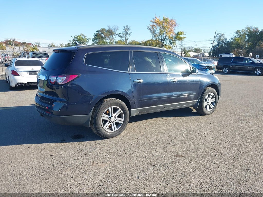 2017 Chevrolet Traverse 1LT photo 4